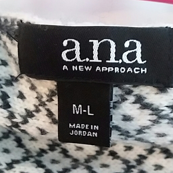 A.N.A Sweater Vest - Picture 3 of 4